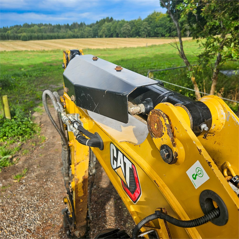 Crédit-bail de Caterpillar 301.8 Caterpillar 301.8: photos 22 Crédit-bail de Caterpillar 301.8 Caterpillar 301.8: photos 22