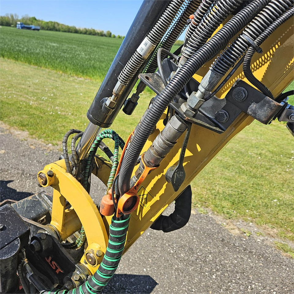 Mini pelle Caterpillar 302.7 CR: photos 42