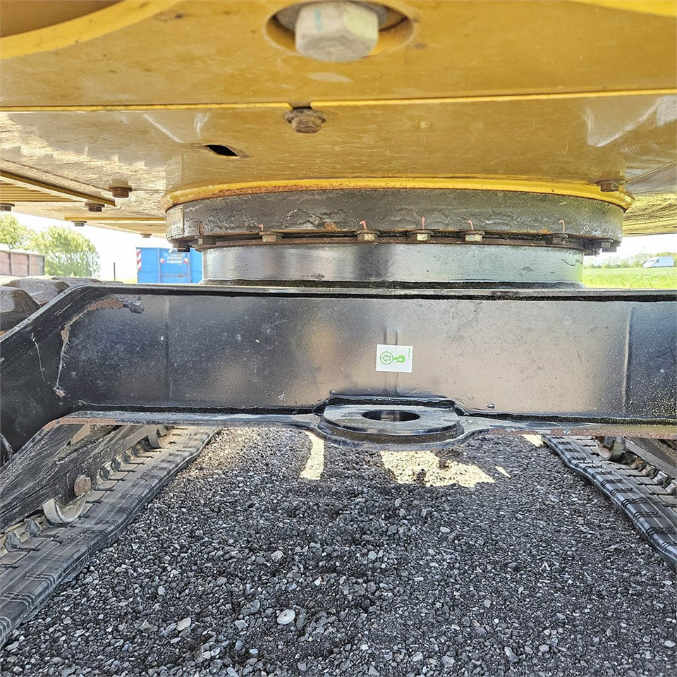 Mini pelle Caterpillar 302.7 CR: photos 46