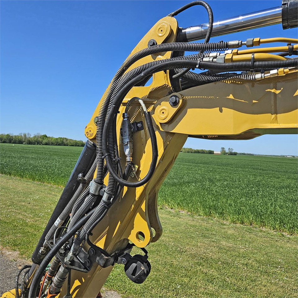 Mini pelle Caterpillar 302.7 CR: photos 41