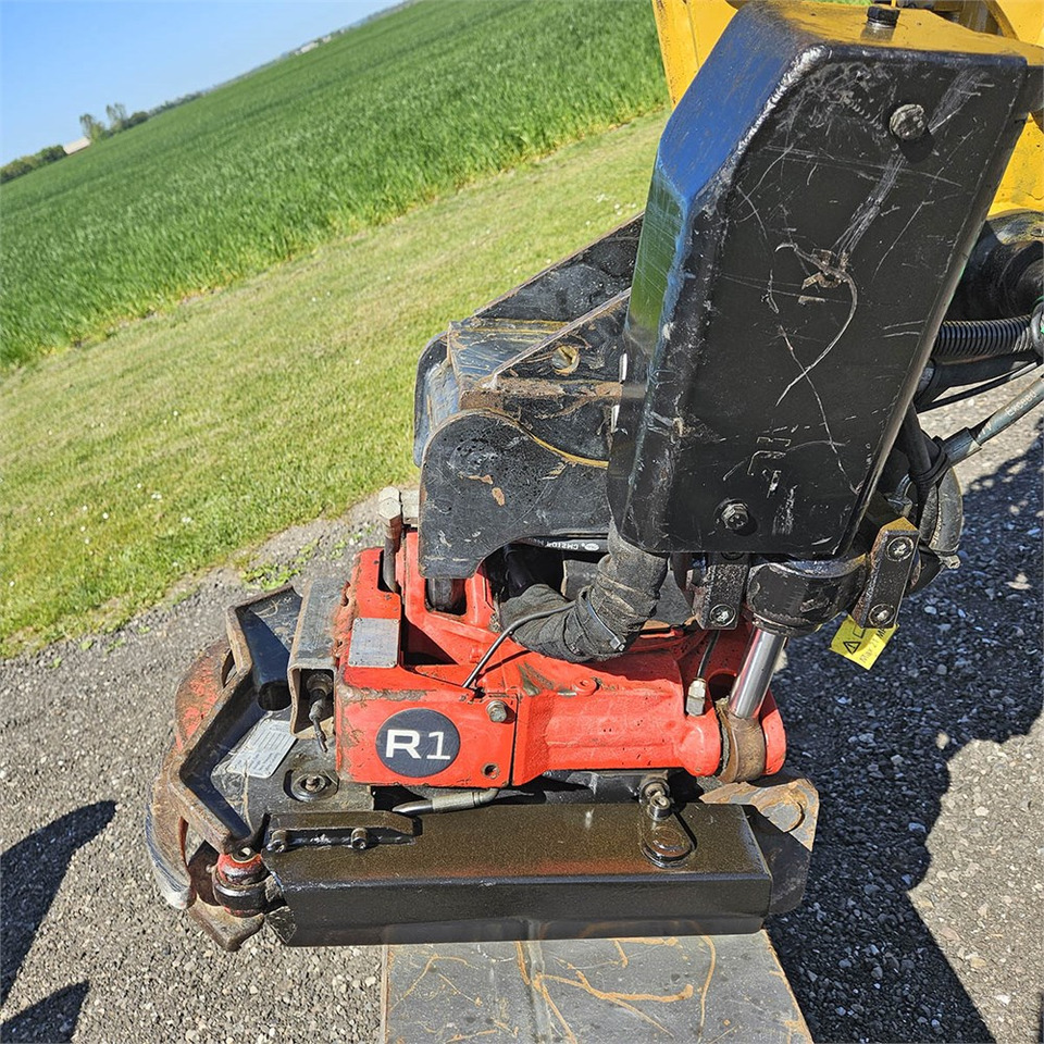 Mini pelle Caterpillar 302.7 CR: photos 33