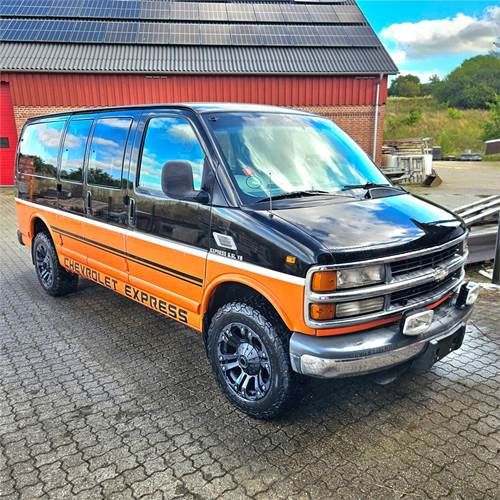 Chevrolet Express Van 2500 - Transport de personnes: photos 1 Chevrolet Express Van 2500 - Transport de personnes: photos 1