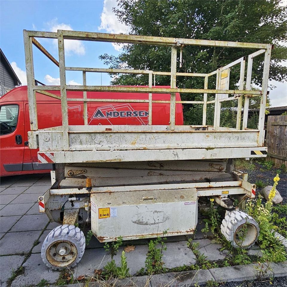 Holland Lift MONOSTAR Y-83EL16 - Nacelle ciseaux: photos 1 Holland Lift MONOSTAR Y-83EL16 - Nacelle ciseaux: photos 1