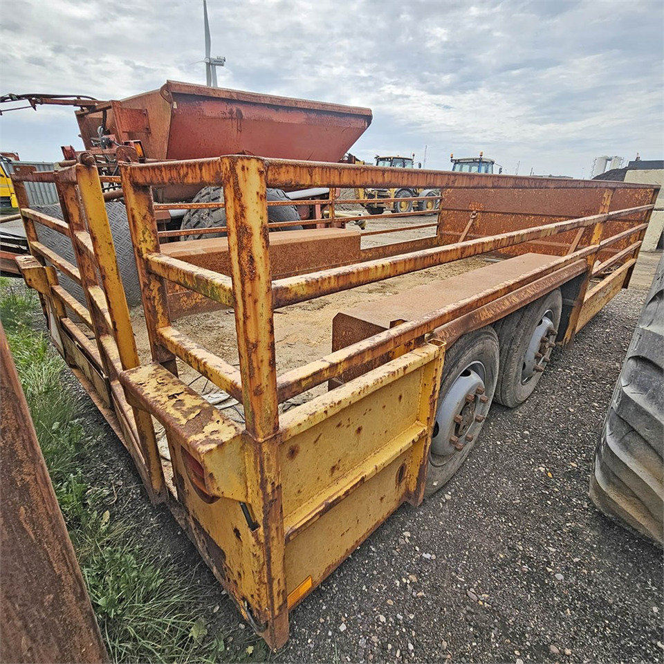 Hvamø Unknown - Remorque plateau: photos 5 Hvamø Unknown - Remorque plateau: photos 5