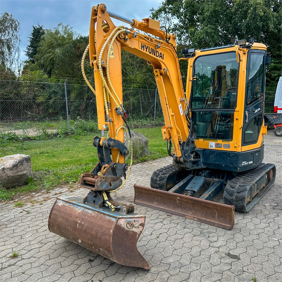 Hyundai Robex 25Z-9AK - Mini pelle: photos 3 Hyundai Robex 25Z-9AK - Mini pelle: photos 3