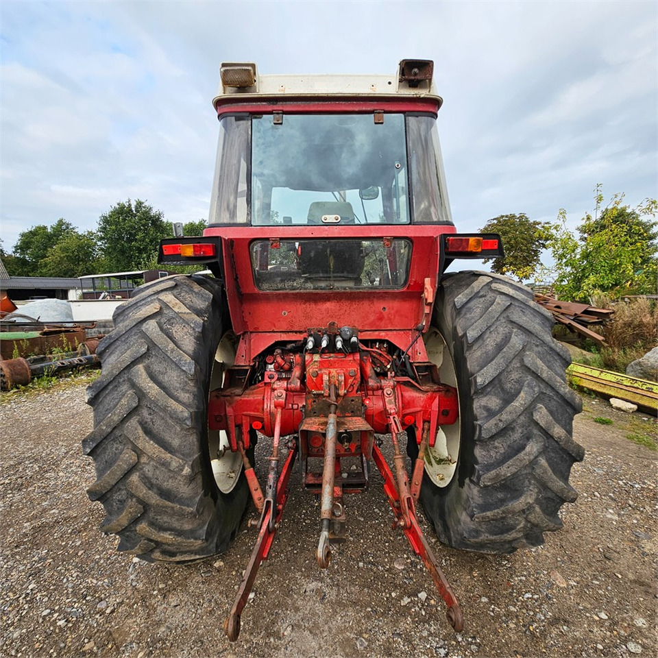 IH 1056 XL 2 WD - Tracteur agricole: photos 5 IH 1056 XL 2 WD - Tracteur agricole: photos 5