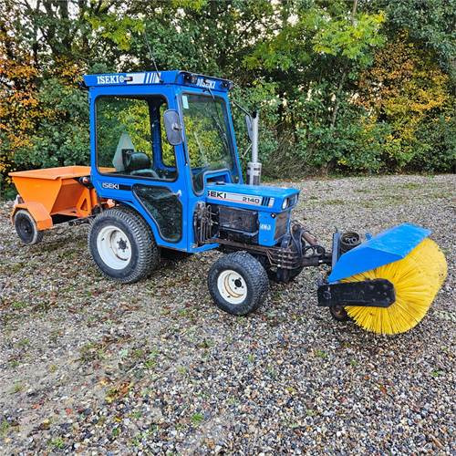 Iseki 2140 - Tracteur communal: photos 1 Iseki 2140 - Tracteur communal: photos 1