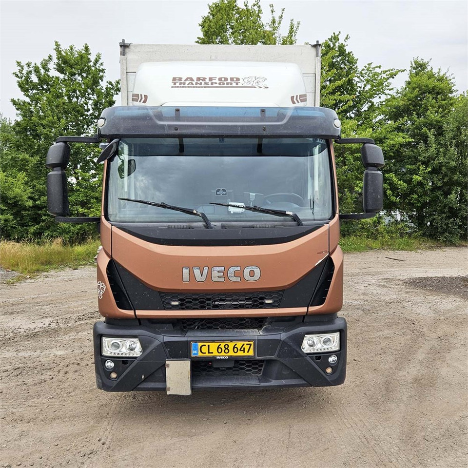 Iveco Eurocargo - Camion à rideaux coulissants: photos 5 Iveco Eurocargo - Camion à rideaux coulissants: photos 5