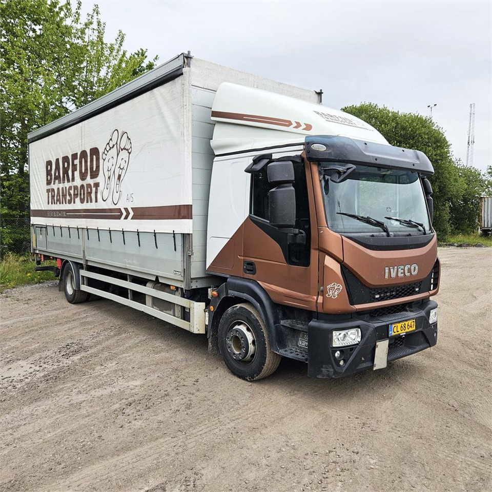 Iveco Eurocargo - Camion à rideaux coulissants: photos 1 Iveco Eurocargo - Camion à rideaux coulissants: photos 1