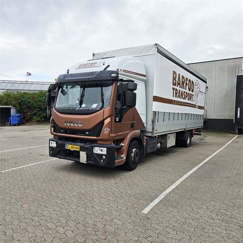 Iveco Eurocargo - Camion à rideaux coulissants: photos 5 Iveco Eurocargo - Camion à rideaux coulissants: photos 5