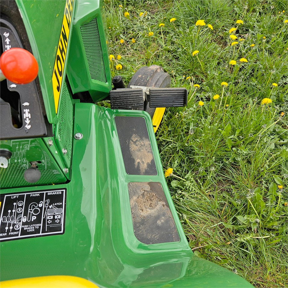 Tracteur communal John Deere 318: photos 8