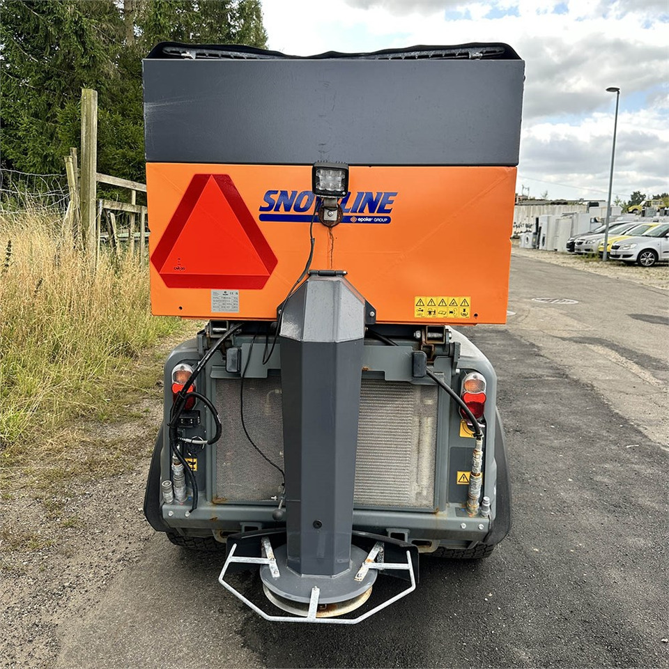 Kärcher MC130 - Balayeuse de voirie: photos 4 Kärcher MC130 - Balayeuse de voirie: photos 4