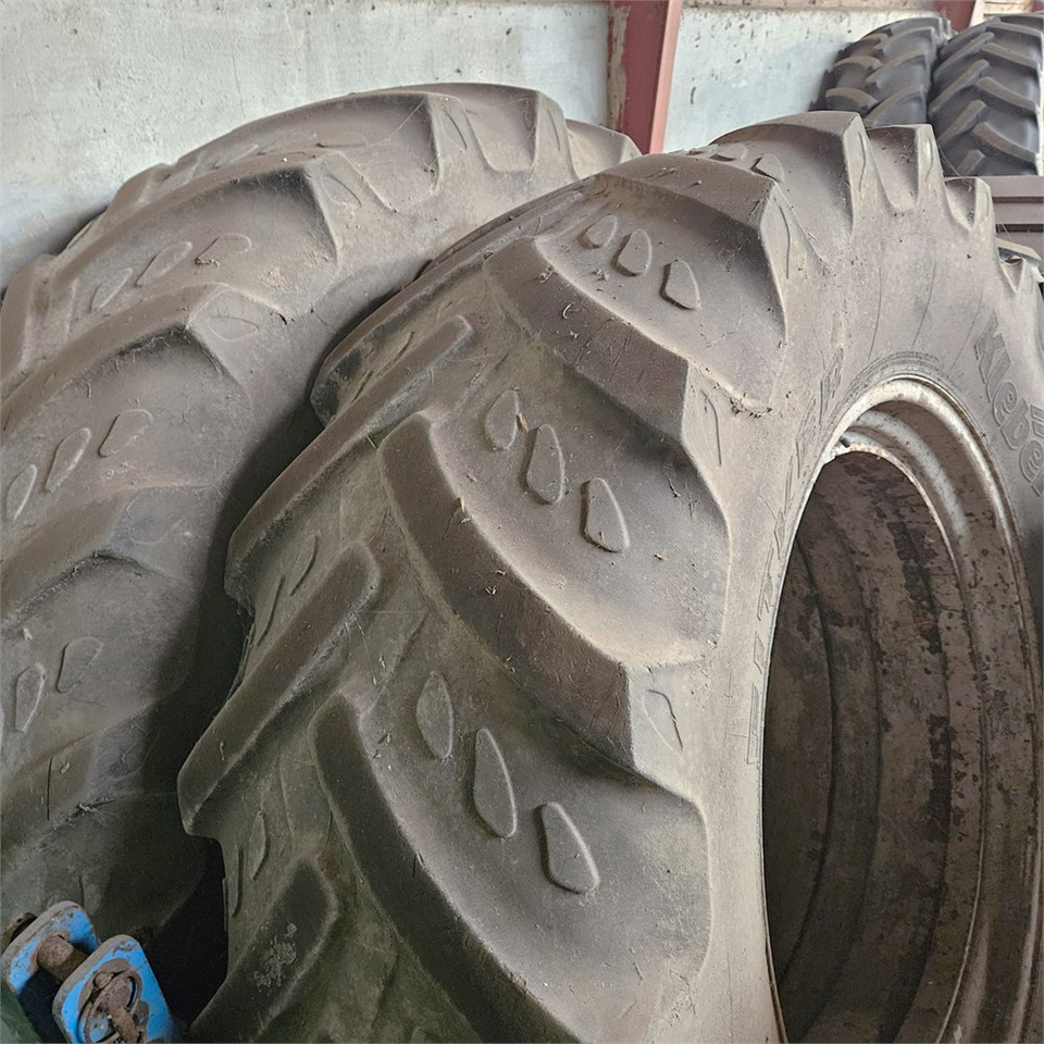 Kleber 520/70 R38 - Tracteur agricole: photos 1 Kleber 520/70 R38 - Tracteur agricole: photos 1