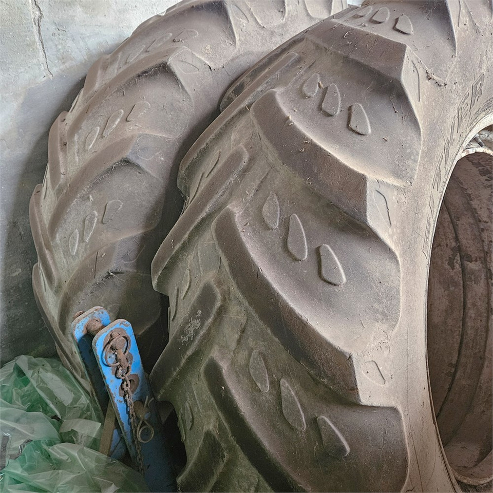 Kleber 520/70 R38 - Tracteur agricole: photos 2 Kleber 520/70 R38 - Tracteur agricole: photos 2