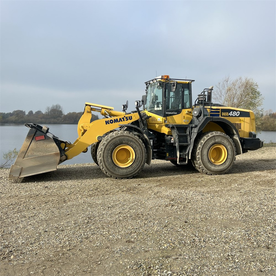 Komatsu WA480-8 - Chargeuse sur pneus: photos 5 Komatsu WA480-8 - Chargeuse sur pneus: photos 5