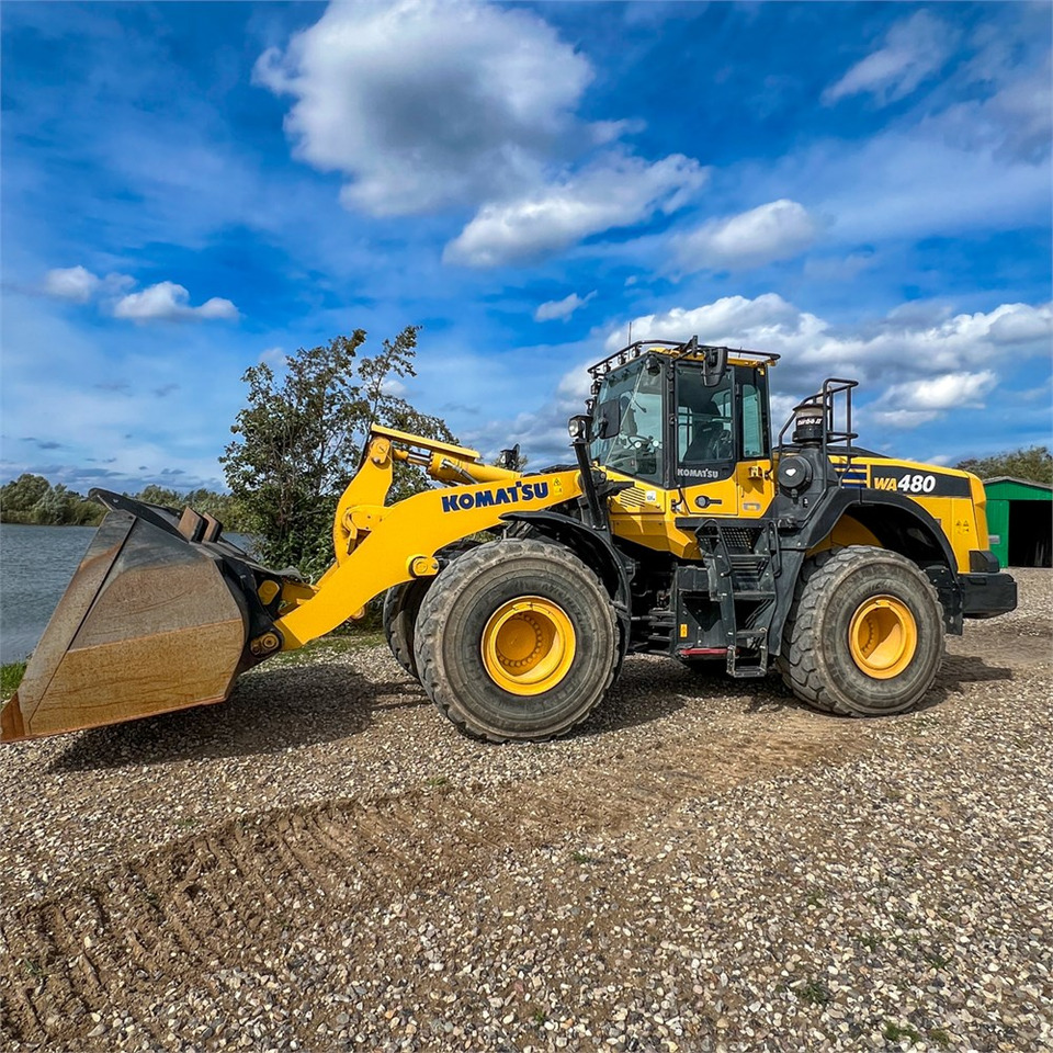 Komatsu WA480-8 - Chargeuse sur pneus: photos 1 Komatsu WA480-8 - Chargeuse sur pneus: photos 1
