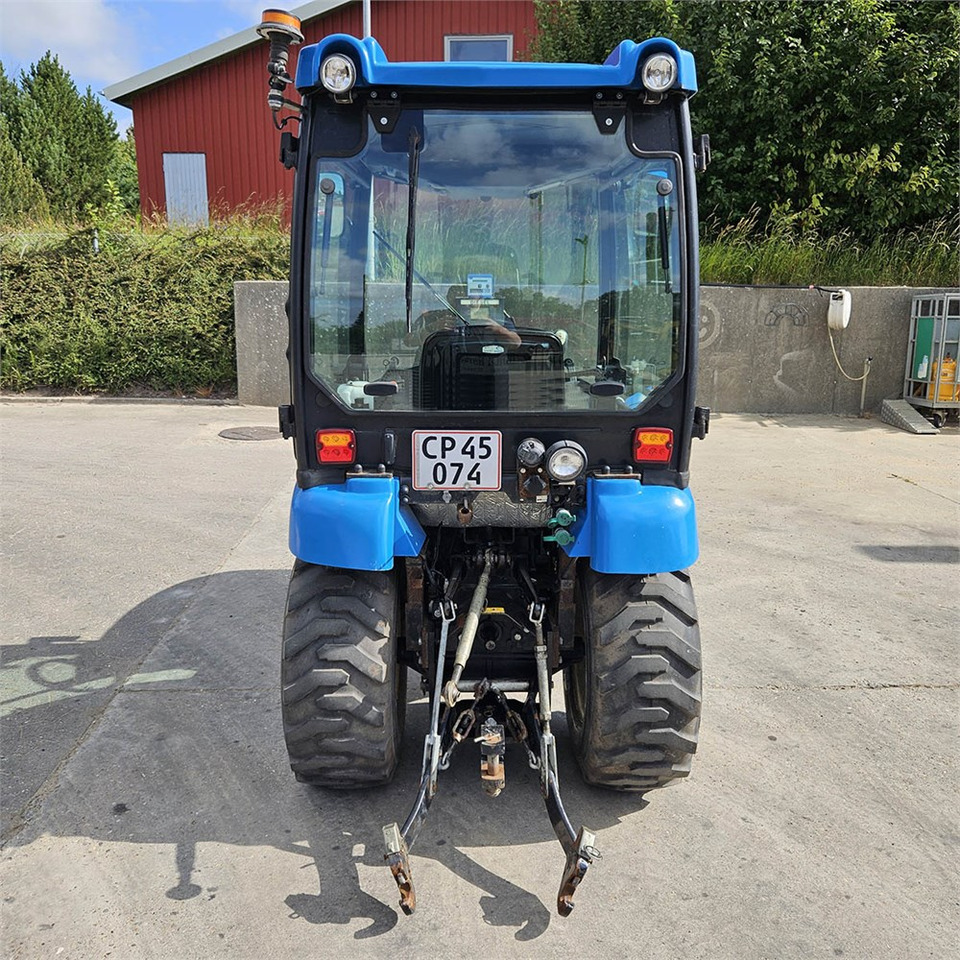 LS Mtron Ls J27HST - Tracteur communal: photos 4 LS Mtron Ls J27HST - Tracteur communal: photos 4