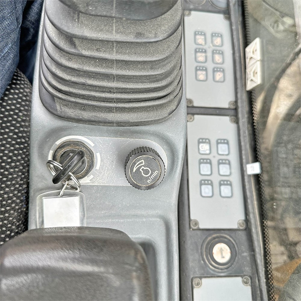 Mini pelle Liebherr R914 Compact Litronic: photos 22