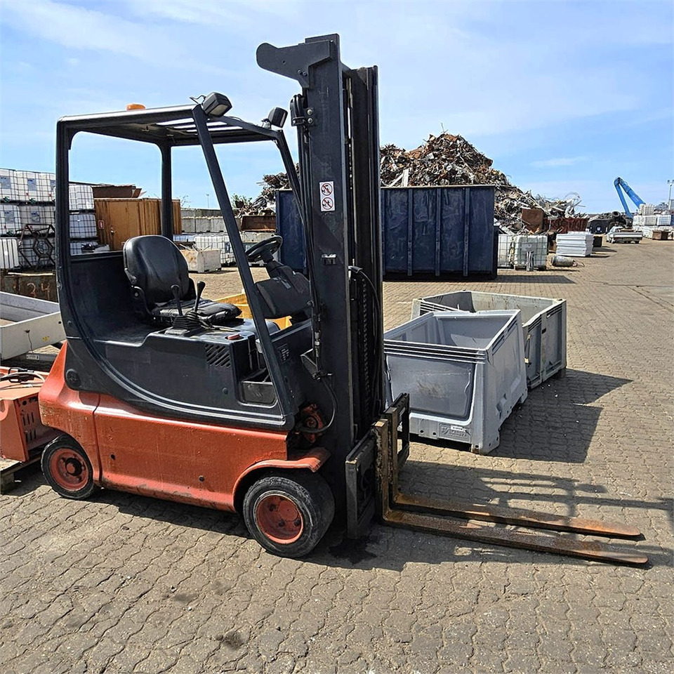 Linde E18P - Chariot élévateur: photos 1 Linde E18P - Chariot élévateur: photos 1