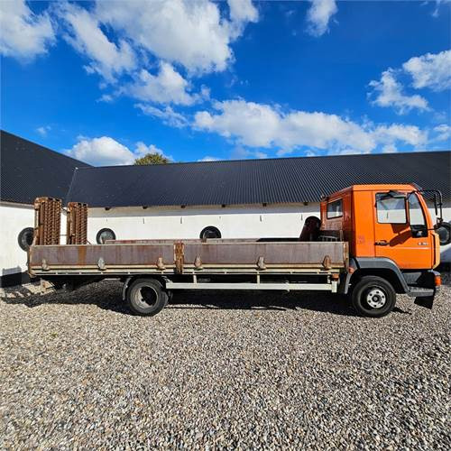 MAN 8 163 lc - Camion plateau: photos 2 MAN 8 163 lc - Camion plateau: photos 2