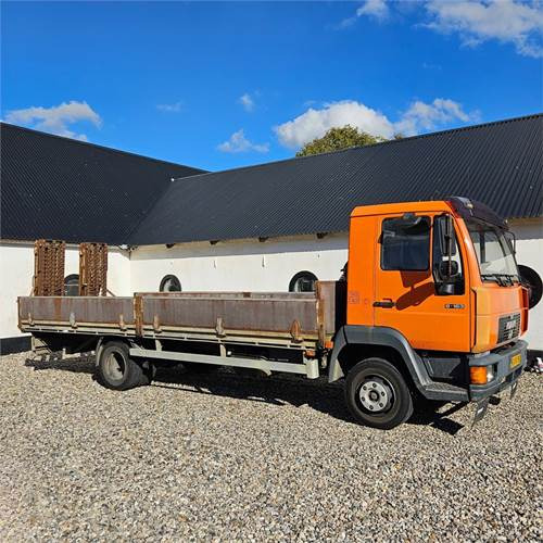 MAN 8 163 lc - Camion plateau: photos 1 MAN 8 163 lc - Camion plateau: photos 1