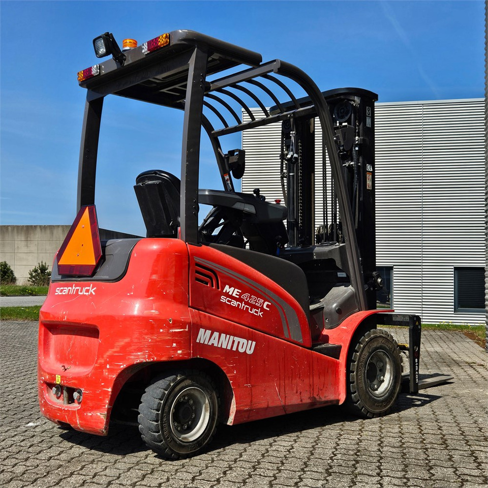 Manitou ME 425C - Chariot élévateur: photos 3 Manitou ME 425C - Chariot élévateur: photos 3