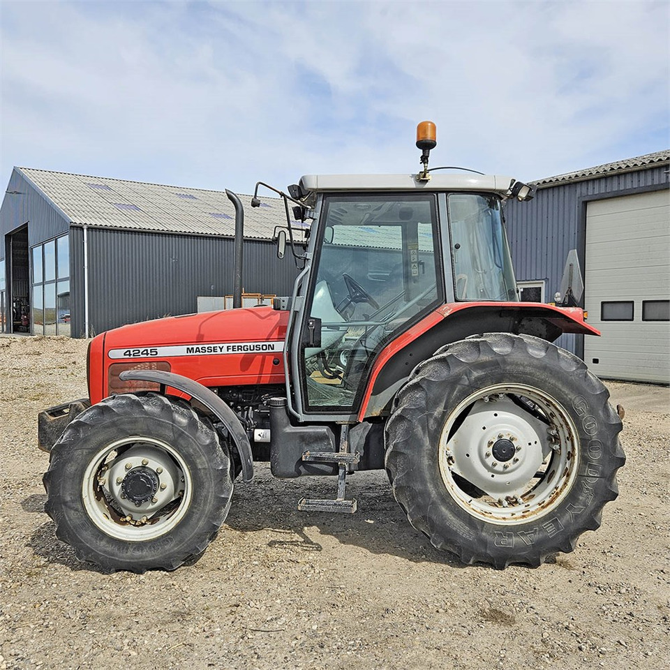 Massey Ferguson 4245 - Tracteur agricole: photos 4 Massey Ferguson 4245 - Tracteur agricole: photos 4