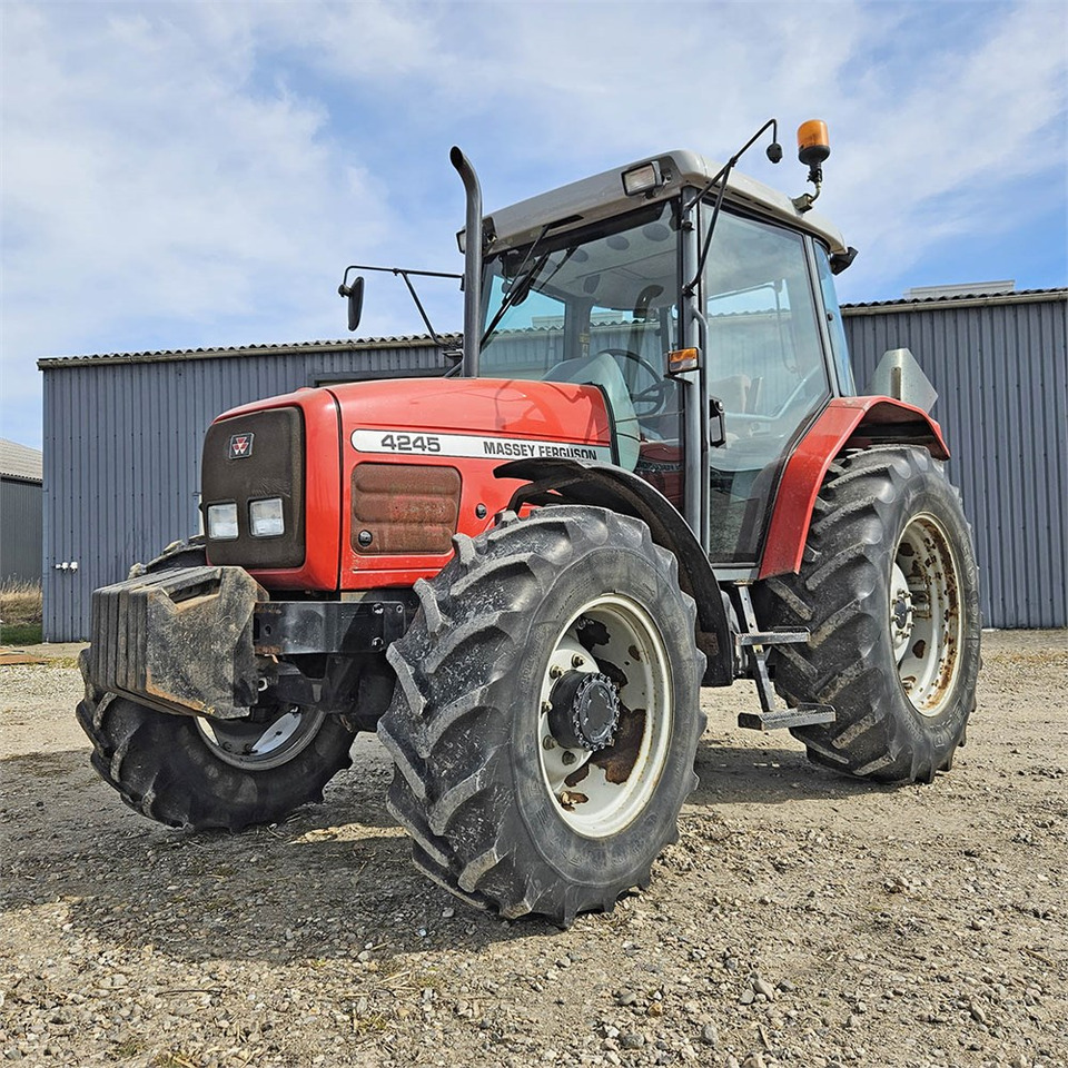 Massey Ferguson 4245 - Tracteur agricole: photos 3 Massey Ferguson 4245 - Tracteur agricole: photos 3