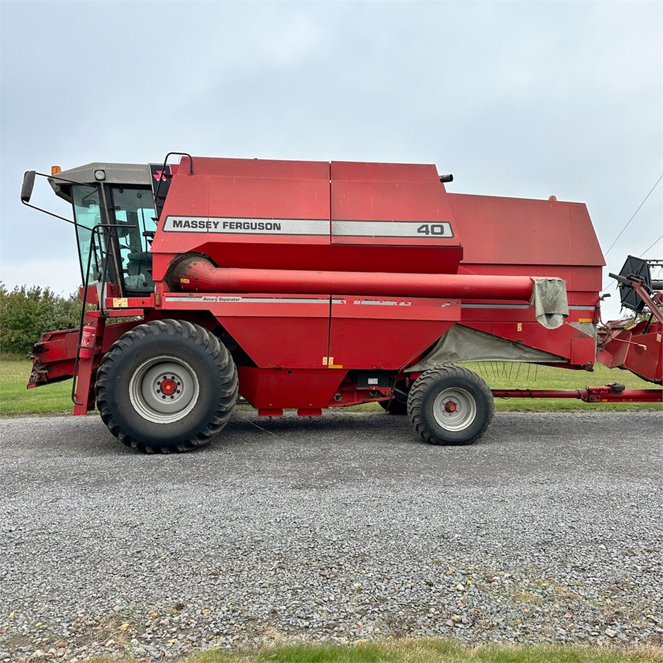 Massey Ferguson MF40 - Matériel de récolte: photos 2 Massey Ferguson MF40 - Matériel de récolte: photos 2