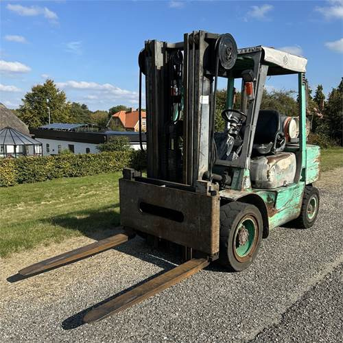 Crédit-bail de Mitsubishi FG30T Mitsubishi FG30T: photos 11 Crédit-bail de Mitsubishi FG30T Mitsubishi FG30T: photos 11