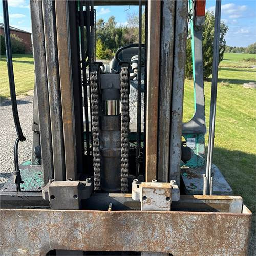 Crédit-bail de Mitsubishi FG30T Mitsubishi FG30T: photos 23 Crédit-bail de Mitsubishi FG30T Mitsubishi FG30T: photos 23