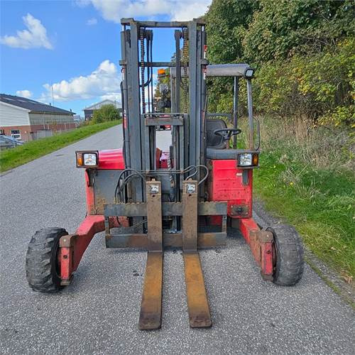 Moffett M4 25.3 - Chariot embarqué: photos 2 Moffett M4 25.3 - Chariot embarqué: photos 2