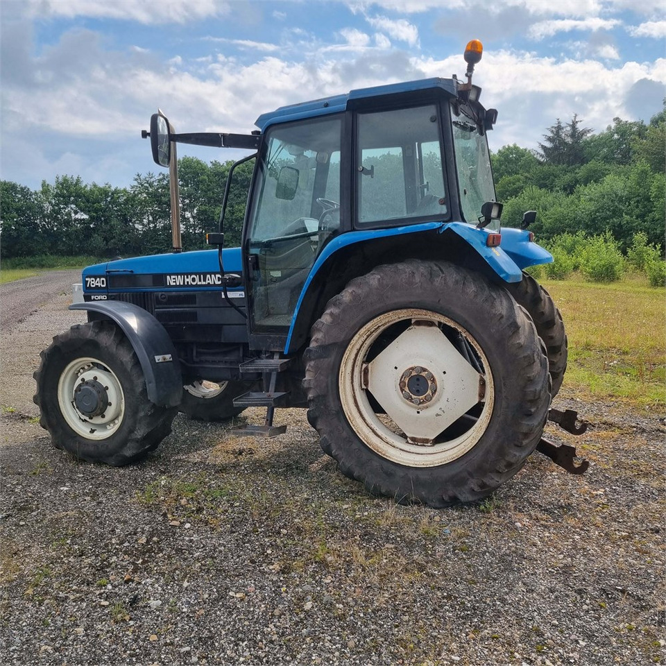 New Holland 7840 - Tracteur agricole: photos 4 New Holland 7840 - Tracteur agricole: photos 4