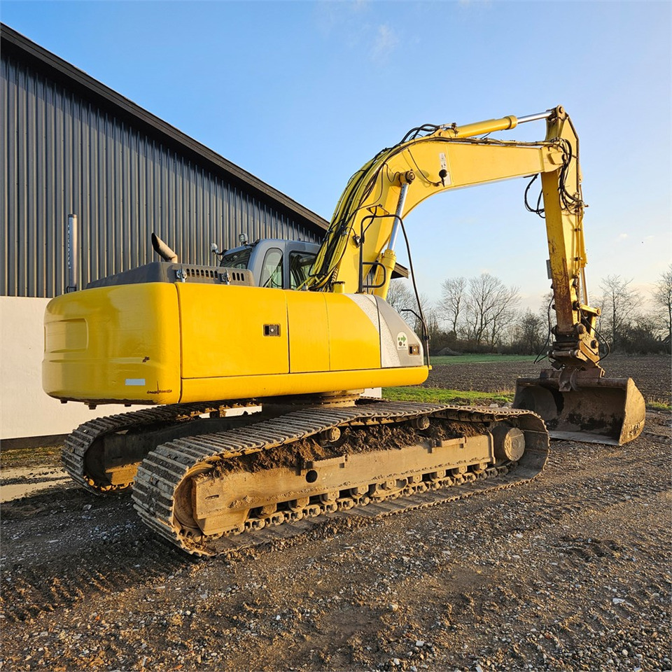 New Holland E 305 - Pelle sur chenille: photos 4 New Holland E 305 - Pelle sur chenille: photos 4