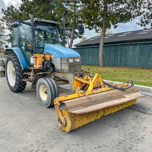 New Holland TS90 - Tracteur agricole: photos 1 New Holland TS90 - Tracteur agricole: photos 1