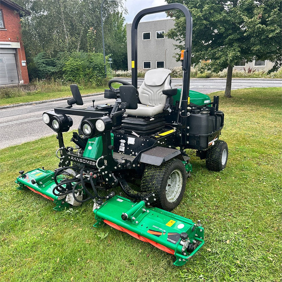 Ransomes Highway 3 4WD - Motofaucheuse: photos 1 Ransomes Highway 3 4WD - Motofaucheuse: photos 1