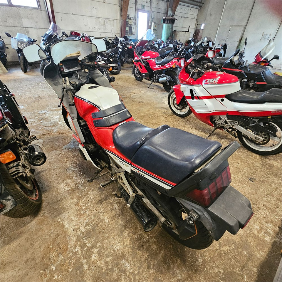 Suzuki GSX1100EF - Motocyclette: photos 4 Suzuki GSX1100EF - Motocyclette: photos 4