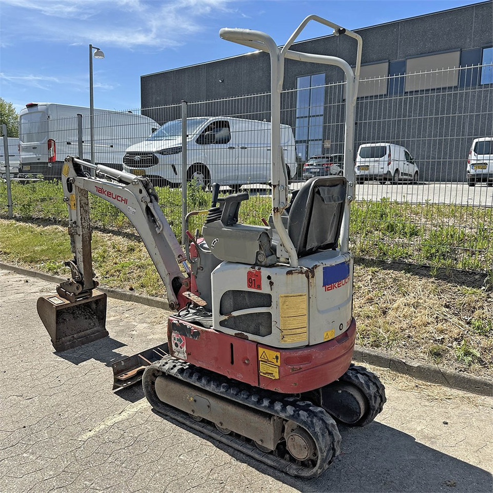 Takeuchi TB210 R - Mini pelle: photos 4 Takeuchi TB210 R - Mini pelle: photos 4
