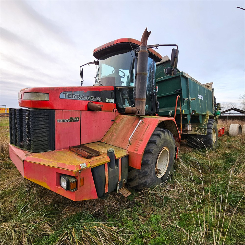 Terragator 2104 - Epandeurs: photos 1 Terragator 2104 - Epandeurs: photos 1