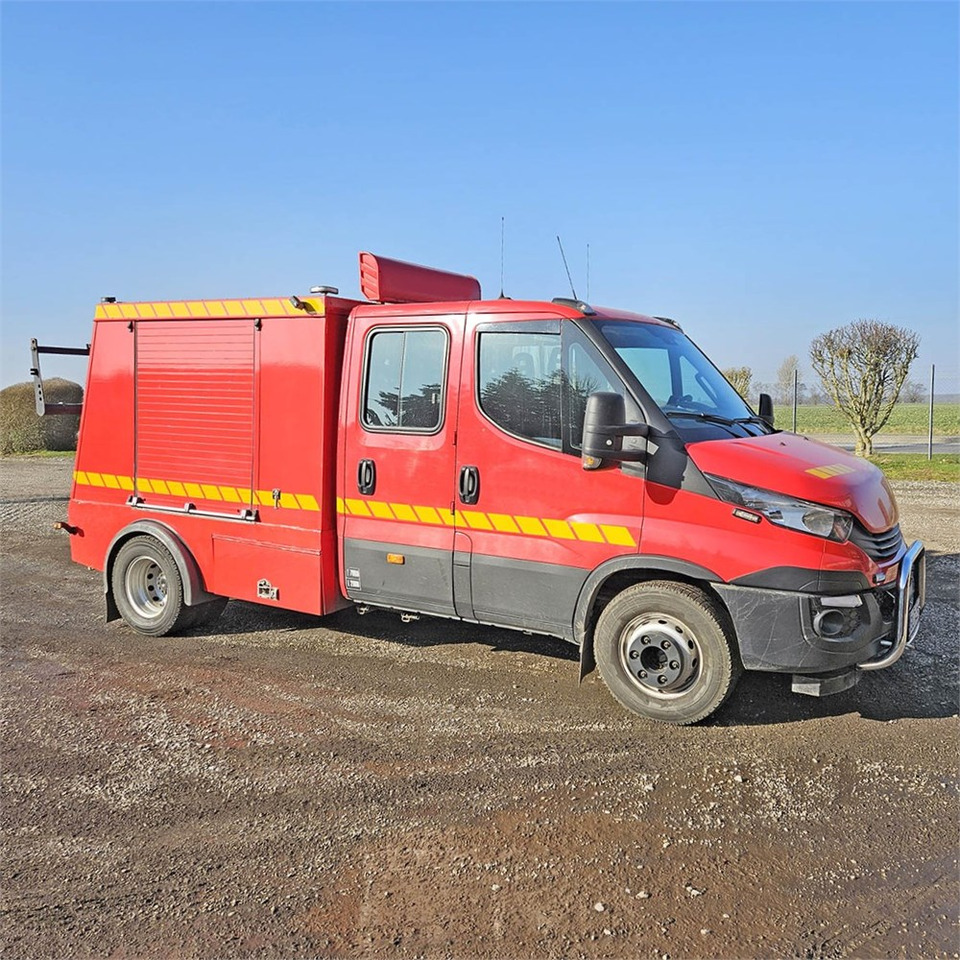 Iveco Daily 70 C D - Véhicule de voirie/ Spécial, Véhicule utilitaire: photos 1 Iveco Daily 70 C D - Véhicule de voirie/ Spécial, Véhicule utilitaire: photos 1