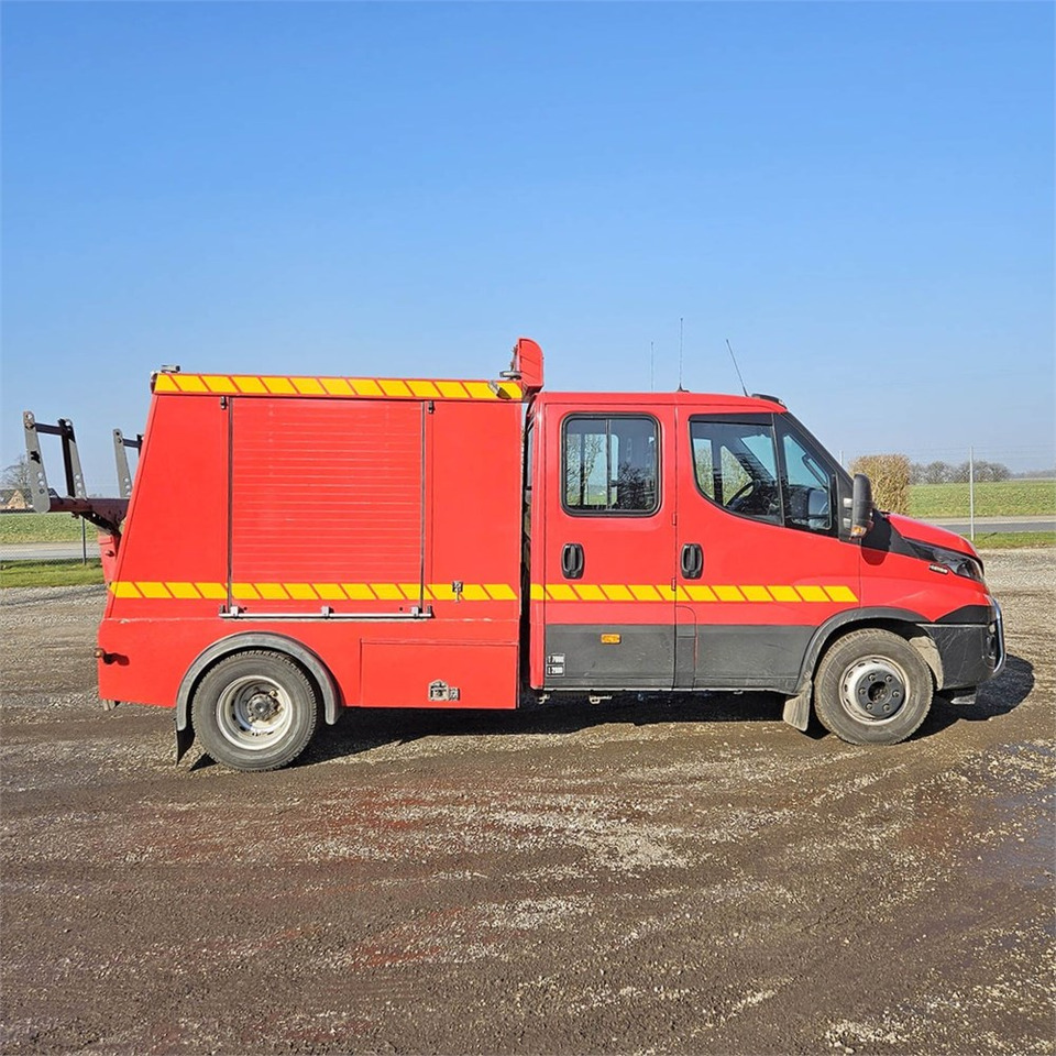 Iveco Daily 70 C D - Véhicule de voirie/ Spécial, Véhicule utilitaire: photos 2 Iveco Daily 70 C D - Véhicule de voirie/ Spécial, Véhicule utilitaire: photos 2