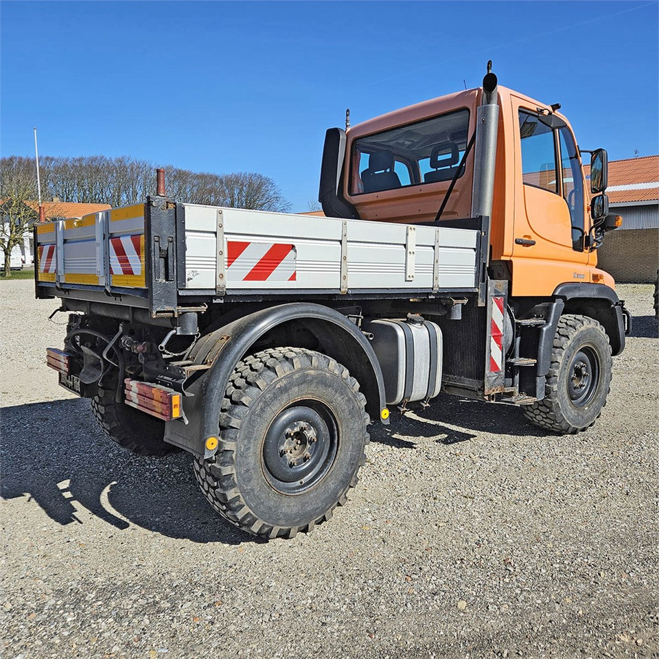 Mercedes U300 - Véhicule de voirie/ Spécial: photos 3 Mercedes U300 - Véhicule de voirie/ Spécial: photos 3
