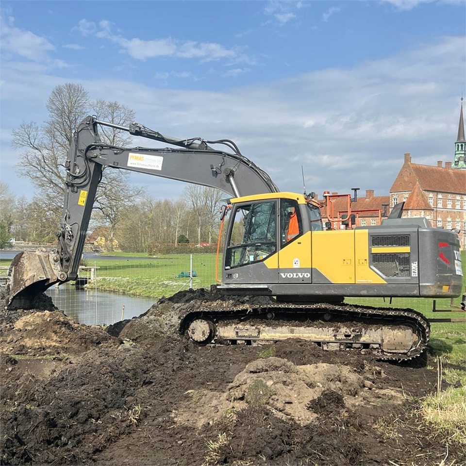 Volvo EC220 EL - Pelle sur chenille: photos 1 Volvo EC220 EL - Pelle sur chenille: photos 1