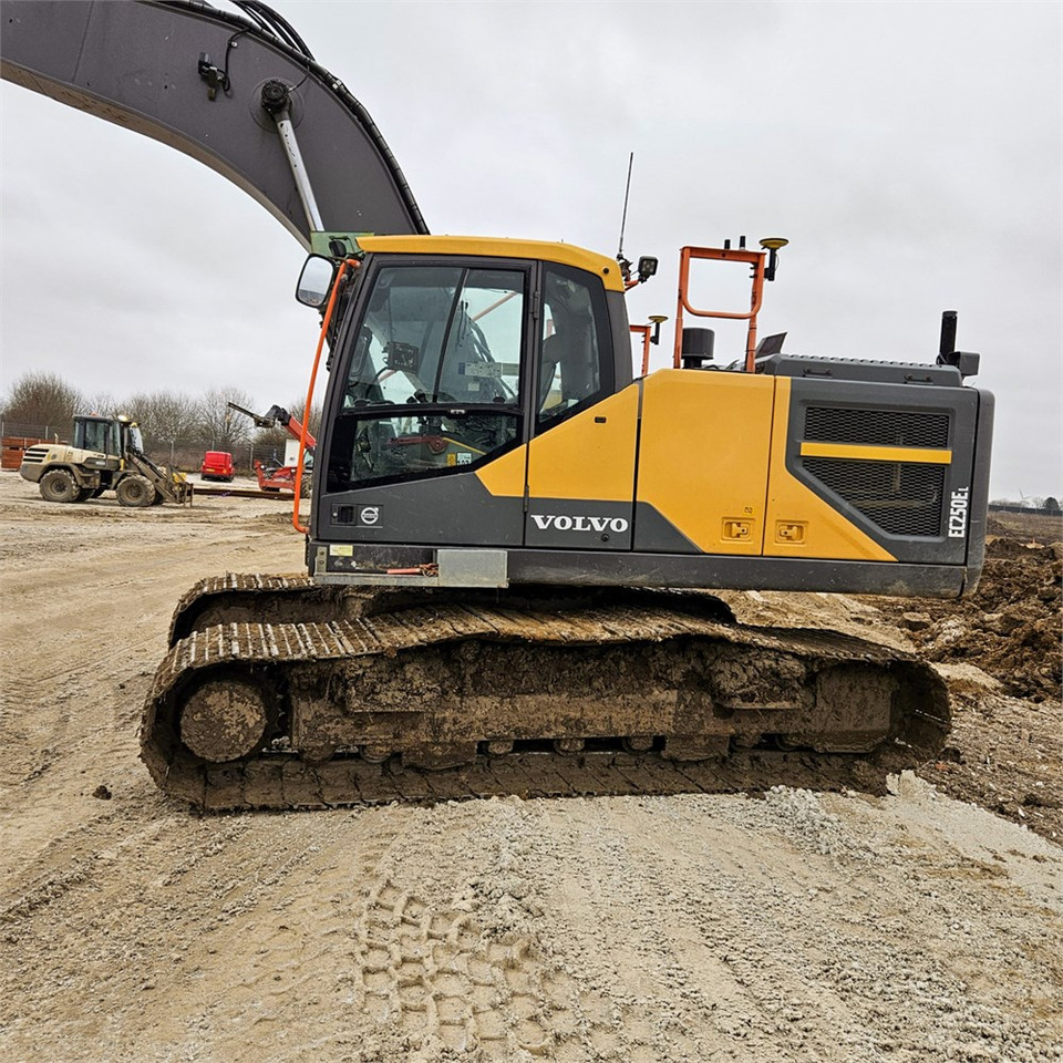 Volvo EC250 EL - Pelle sur chenille: photos 3 Volvo EC250 EL - Pelle sur chenille: photos 3