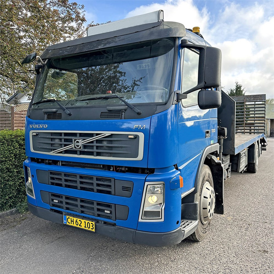 Volvo FM 330 6x2 - Remorqueuse: photos 2 Volvo FM 330 6x2 - Remorqueuse: photos 2