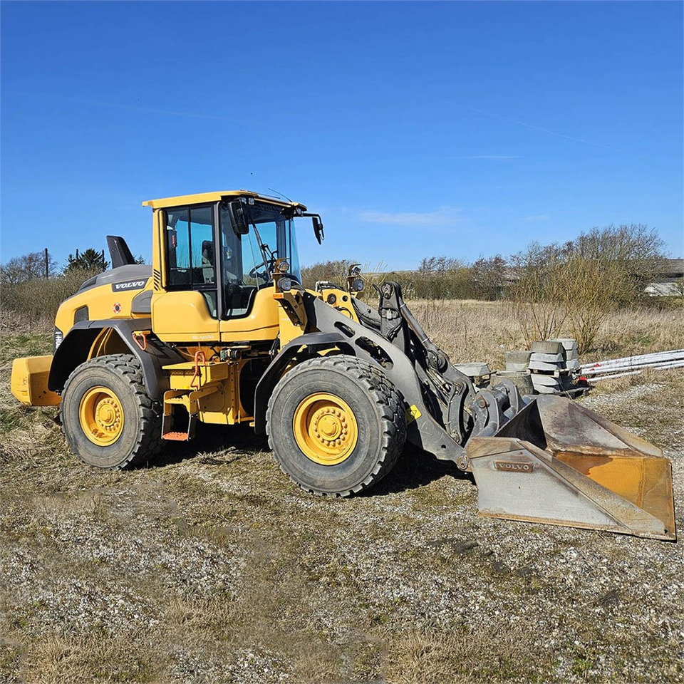 Volvo L70 H - Chargeuse sur pneus: photos 1 Volvo L70 H - Chargeuse sur pneus: photos 1