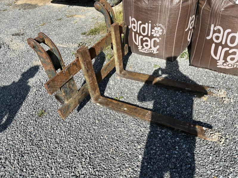 TEREX TABLIER FOURCHE TL 80 - Fourches: photos 1 TEREX TABLIER FOURCHE TL 80 - Fourches: photos 1