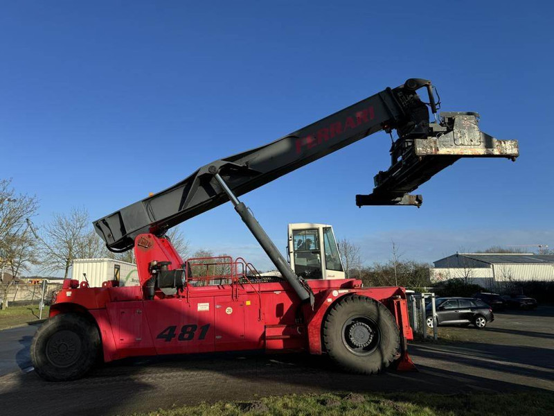 CVS Ferrari F481 - Reach stacker: photos 2 CVS Ferrari F481 - Reach stacker: photos 2