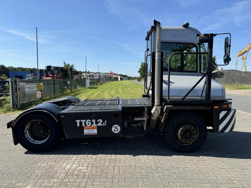 Kalmar TT612D - Tracteur portuaire: photos 2 Kalmar TT612D - Tracteur portuaire: photos 2