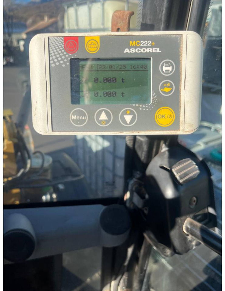 Chargeuse sur pneus CAT 908: photos 7